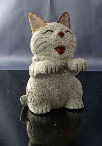 Katze aus Granit mit bunten Ohren 18cm